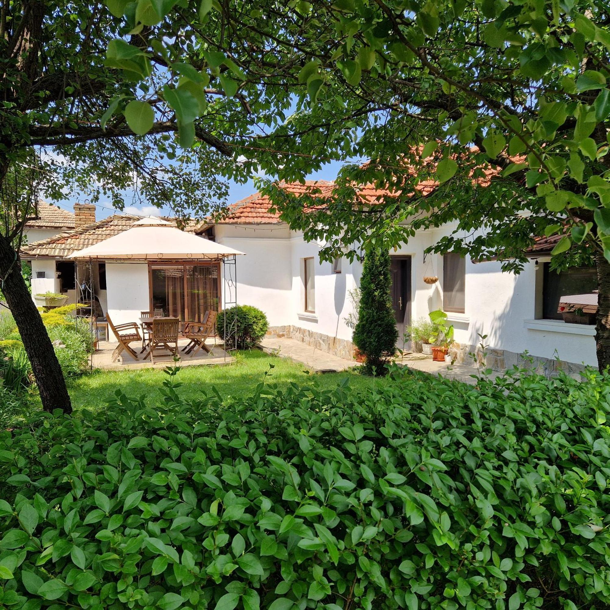 Къща За Гости Casa Blanca Vila Targovishte  Exterior foto